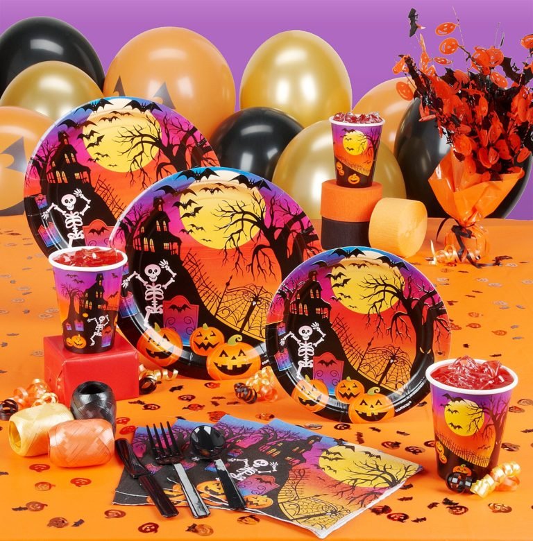 20 Beautiful Halloween Wedding Ideas