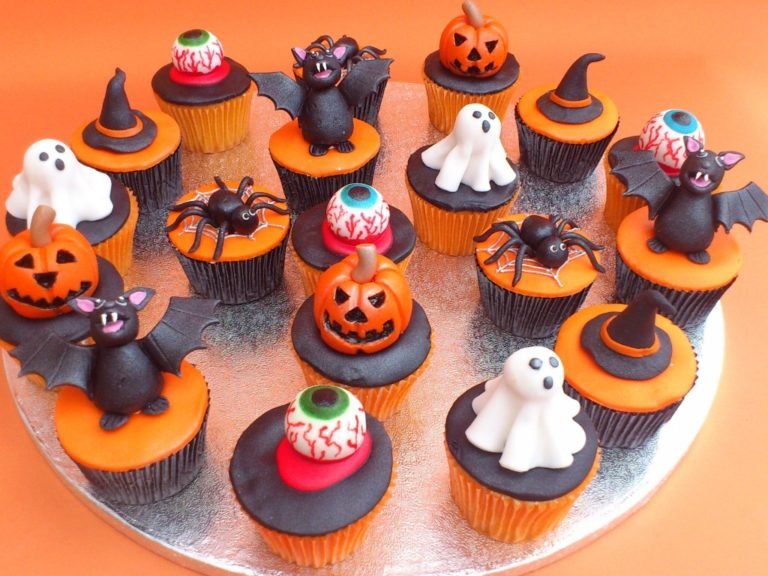 15 Amazing Halloween Wedding Cupcakes Ideas